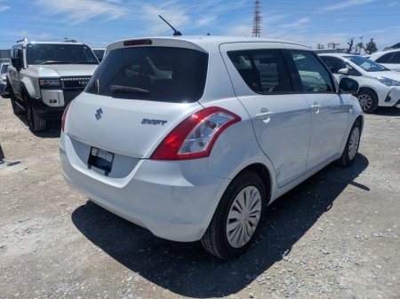 2015 Suzuki Swift - photo 3