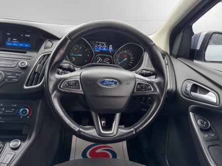 2015 Ford Focus - photo 16