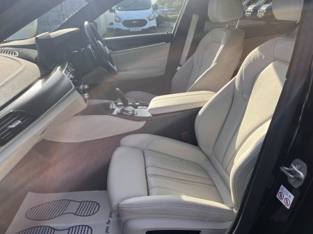 2022 BMW 5-Series - photo 11