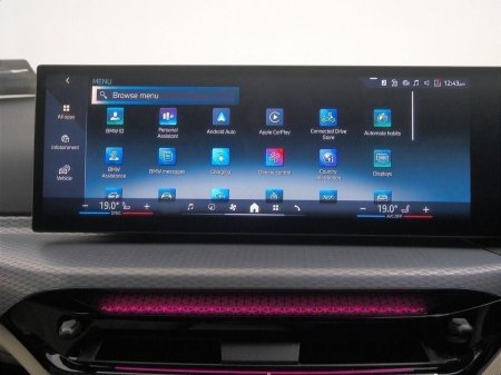 2025 BMW 3-Series - photo 18