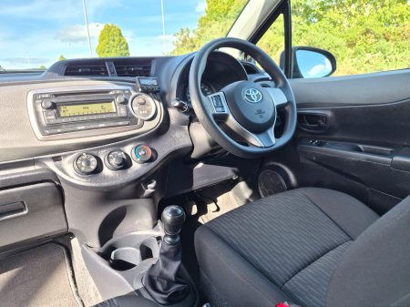2012 Toyota Yaris - photo 17