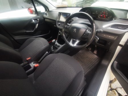2017 Peugeot 208 - photo 11