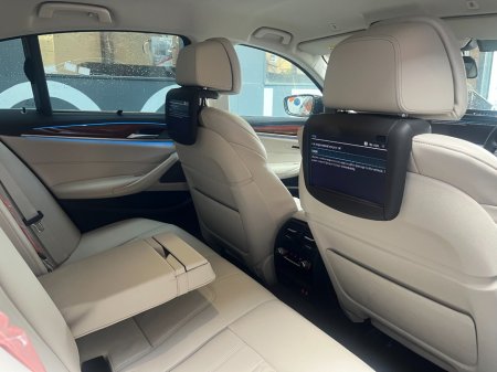2021 BMW 5-Series - photo 17