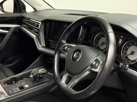 2019 Volkswagen Touareg - photo 9