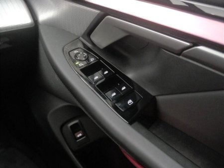 2025 BMW 5-Series - photo 21
