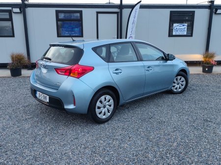 2013 Toyota Auris - photo 2