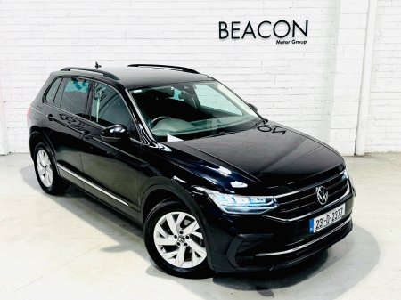 2023 Volkswagen Tiguan - photo 2