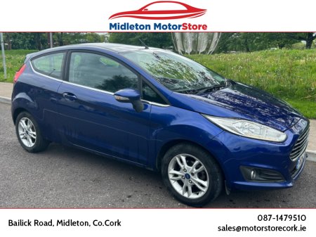 2015 Ford Fiesta - photo 2