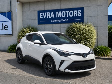 2023 Toyota C-HR SOL NERO AUTOMATIC HYBRID 1.8 PETROL //HIGH SPEC//LOW MILES//HALF LEATHER HEATED SEATS//360 PARKING