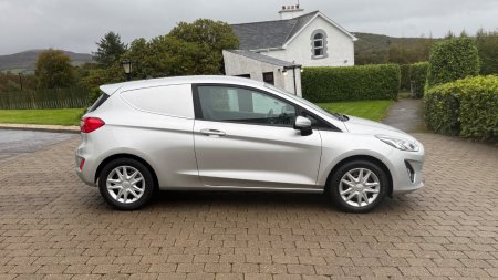 2020 Ford Fiesta - photo 5