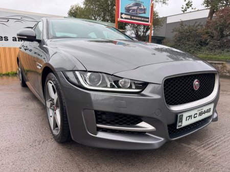 2017 Jaguar XE - photo 2