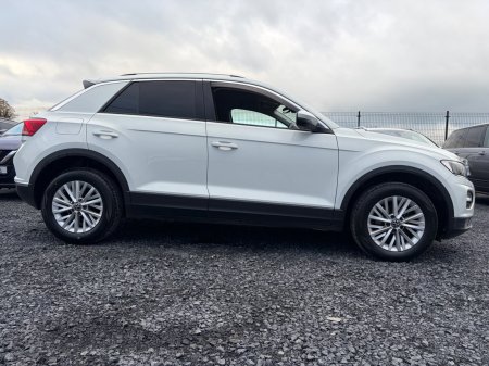 2021 Volkswagen T-Roc - photo 2
