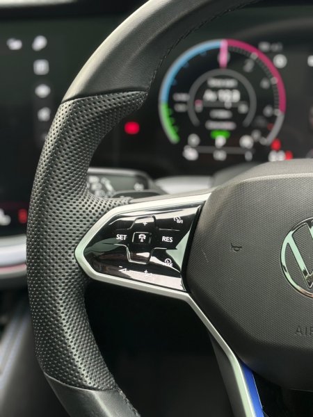 2024 Volkswagen Touareg - photo 34