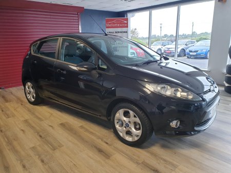 2013 Ford Fiesta - photo 2