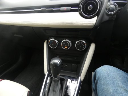 2015 Mazda Demio - photo 10