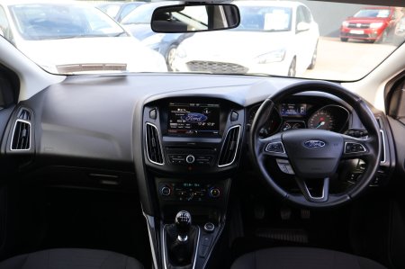 2016 Ford Focus - photo 19
