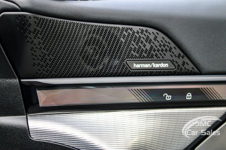 2025 BMW 5-Series - photo 33