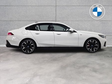 2024 BMW 5-Series - photo 25