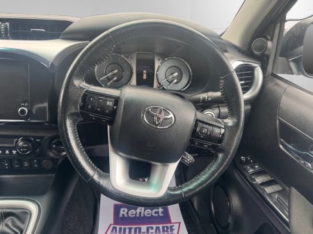 2025 Toyota Hilux - photo 12