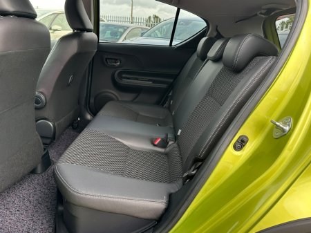 2017 Toyota Aqua - photo 14