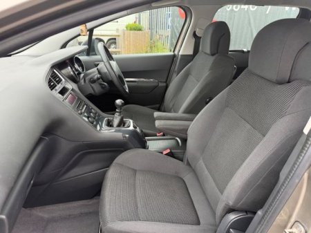 2015 Peugeot 5008 - photo 11