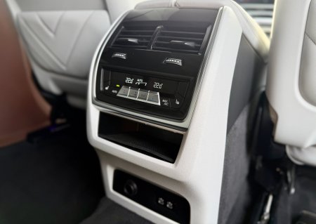 2024 BMW XM - photo 12