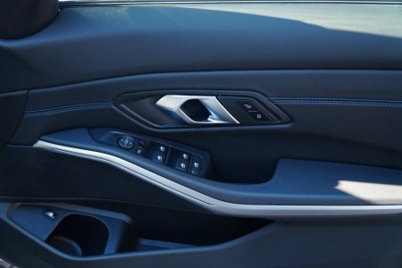 2025 BMW 3-Series - photo 10