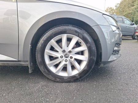 2022 Skoda Superb - photo 8