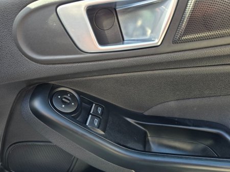 2017 Ford Fiesta - photo 20