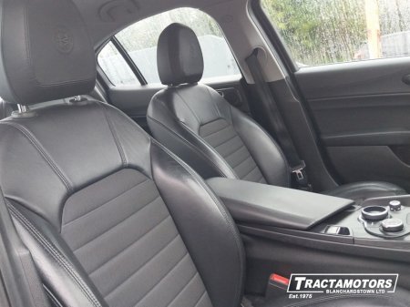 2019 Alfa Romeo Giulia - photo 26