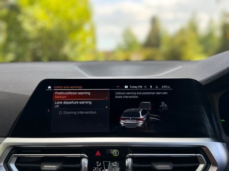 2022 BMW 3-Series - photo 30