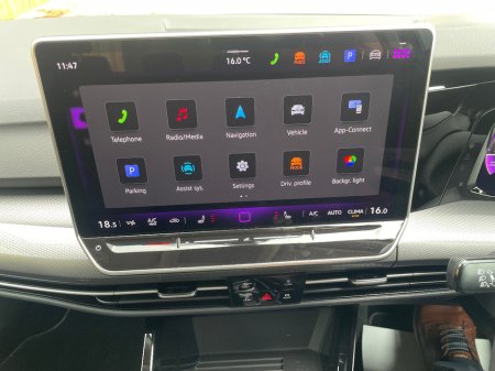 2025 Volkswagen Golf - photo 9