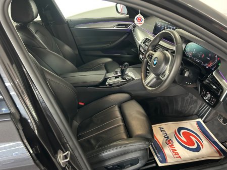 2020 BMW 5-Series - photo 14