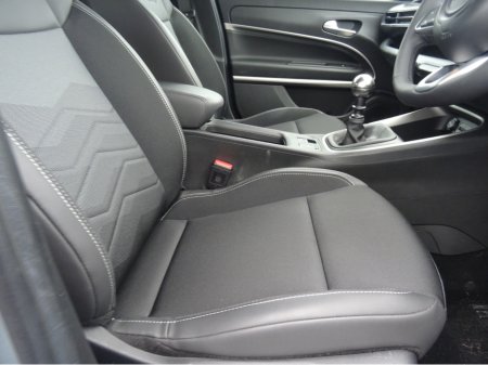 2025 Jeep Avenger - photo 17