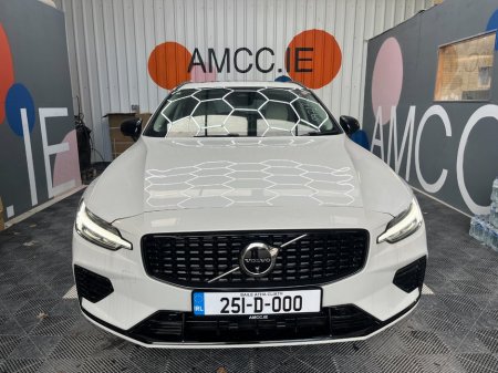 2025 Volvo V60 - photo 2