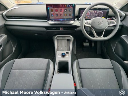 2027 Volkswagen T-Roc - photo 2