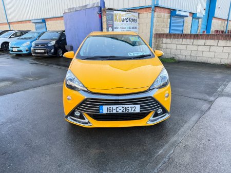 2016 Toyota Aqua - photo 2