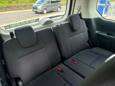2017 Nissan Serena - photo 14