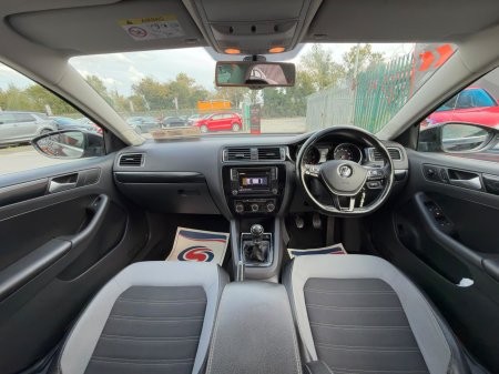 2016 Volkswagen Jetta - photo 16