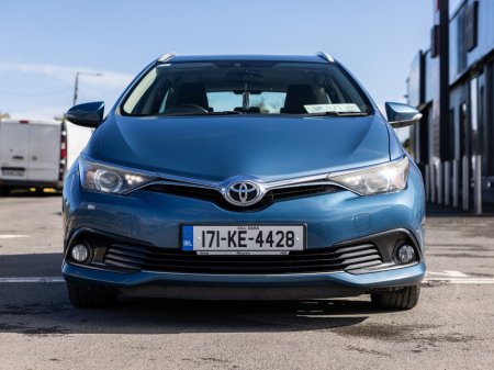2017 Toyota Auris - photo 2