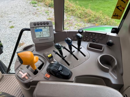 2009 John Deere 6430 - photo 19
