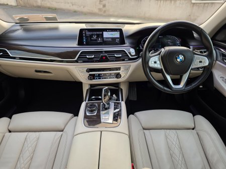 2020 BMW 7-Series - photo 17