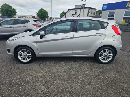 2016 Ford Fiesta - photo 4