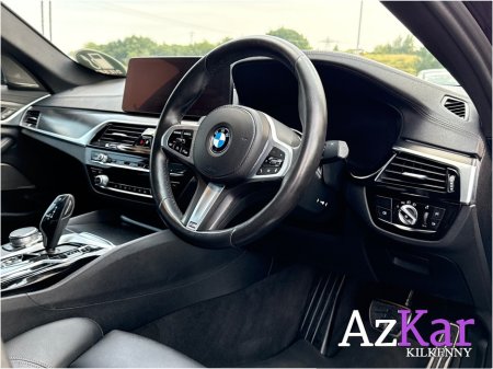 2021 BMW 5-Series - photo 12