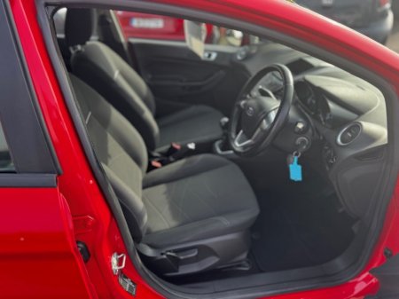 2016 Ford Fiesta - photo 12
