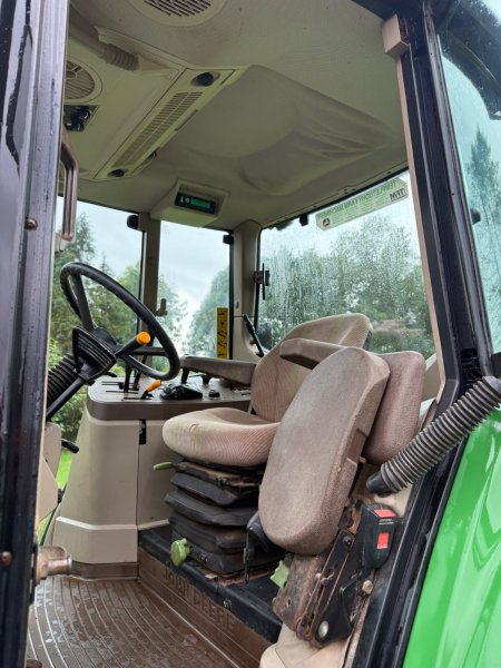 2007 John Deere 6320 - photo 10