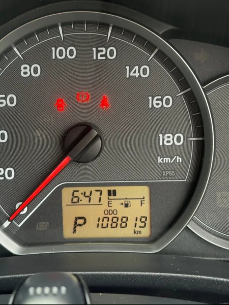 2014 Toyota Vitz - photo 8