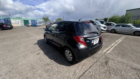 2015 Toyota Vitz - photo 6
