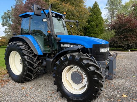 2001 New Holland Tm165
