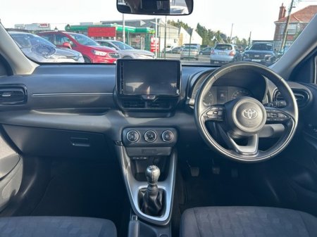 2025 Toyota Yaris - photo 8